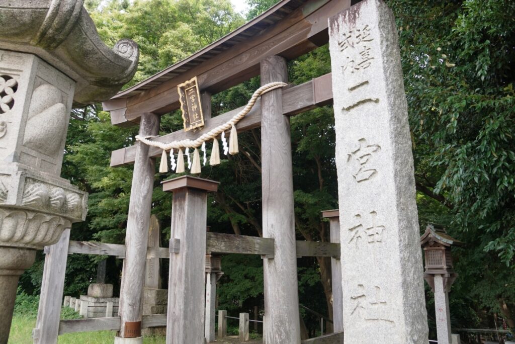鳥居と社号標