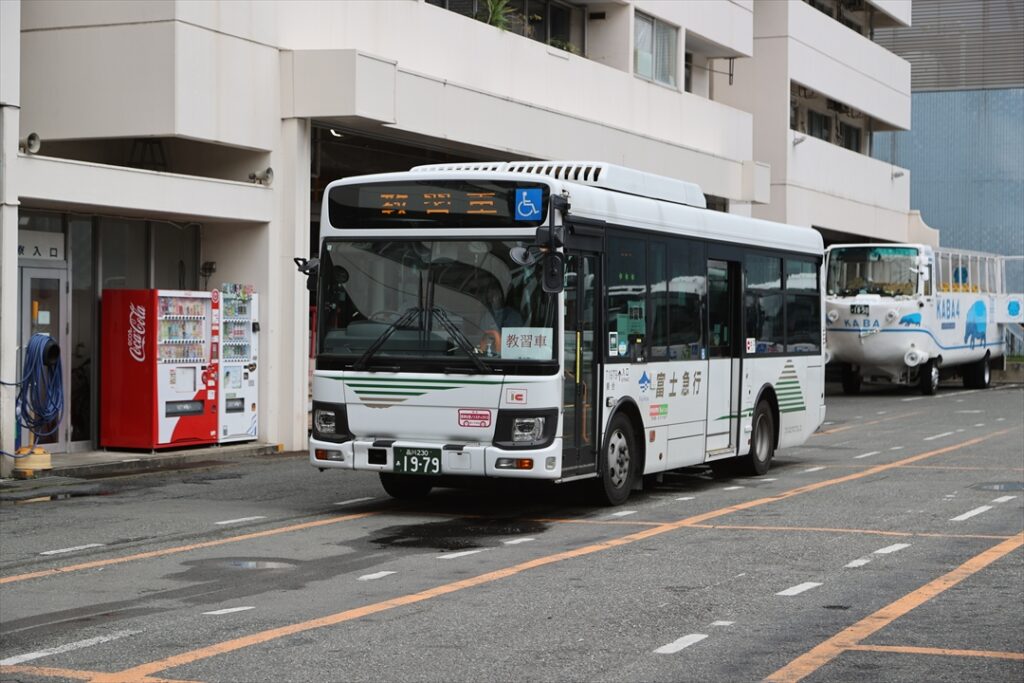 土曜日でも新任運転士の空車教習が行われていた