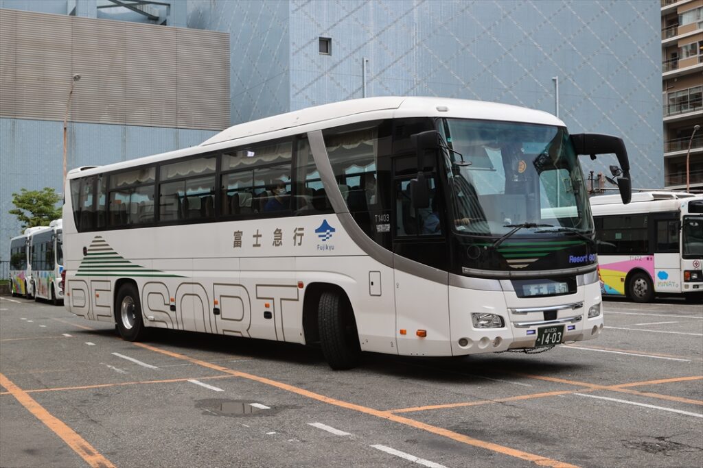 大型貸切車の運転体験は指導運転士が行う