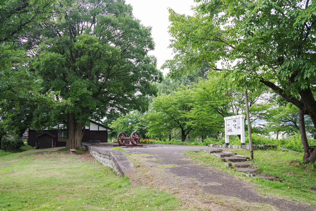 今は鉄道テイストを残した公園に整備されている、国鉄魚沼線の西小千谷駅跡