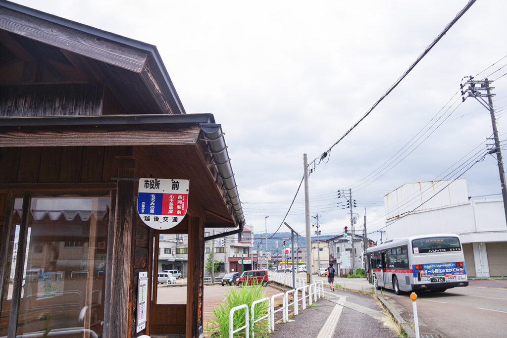 小千谷市役所前が廃線跡めぐりの重要下車地点に