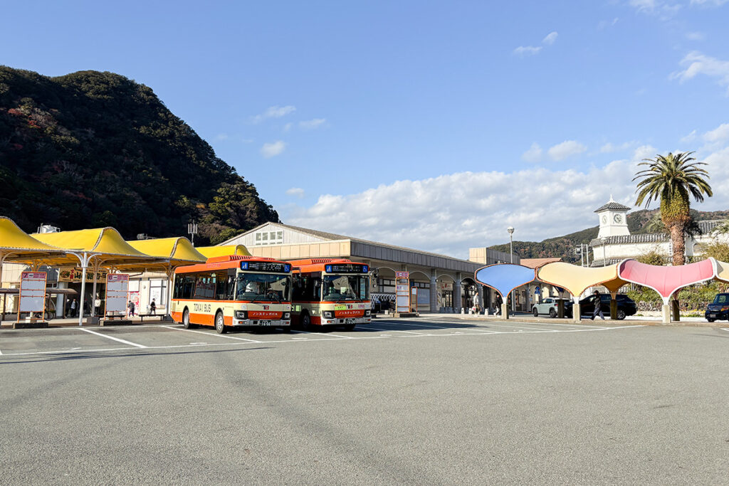 ペリーといえば伊豆急下田駅と駅前のバスターミナル