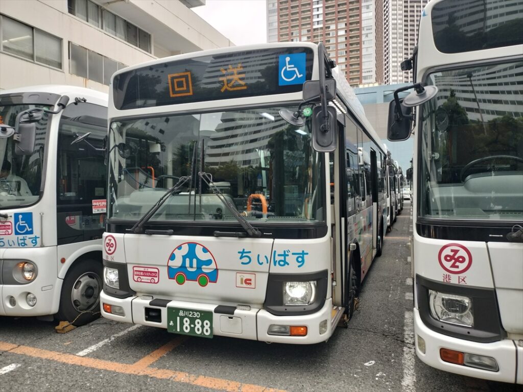 最悪の場合は臨時便を差し込み運用して強制的に定時に戻す運転整理が行われる