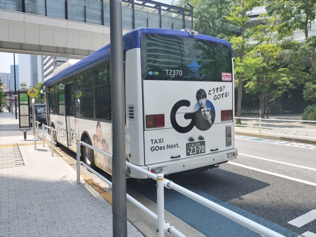 終点停留所にバスを寄せて折り返し時間まで休憩するのだが大幅遅延すれば間に合わなくなる恐れも！