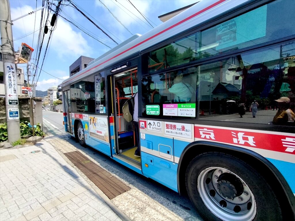 平日の昼間でもまぁまぁ乗っている