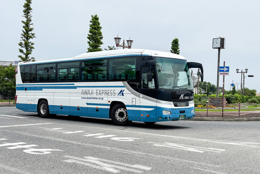 淡路交通のいすゞガーラが洲本〜徳島を繋ぐ