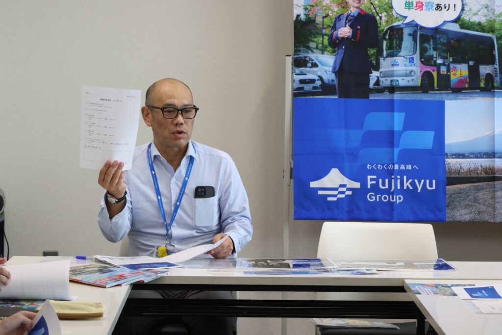 会社説明をする岡本次長