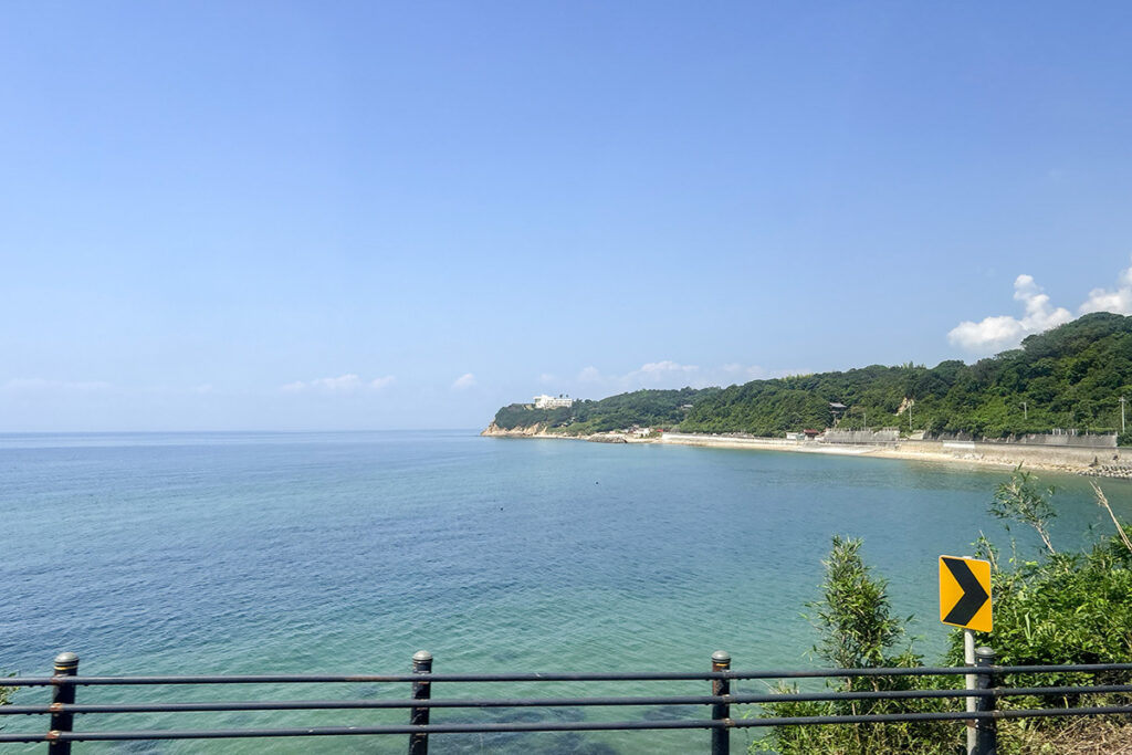 海岸線近くを走るだけにオーシャンビュー率も高めに?
