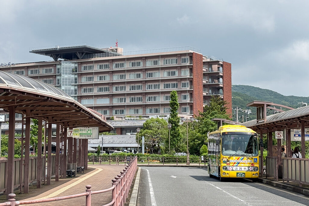 淡路島東寄りの交通拠点・洲本バスセンター