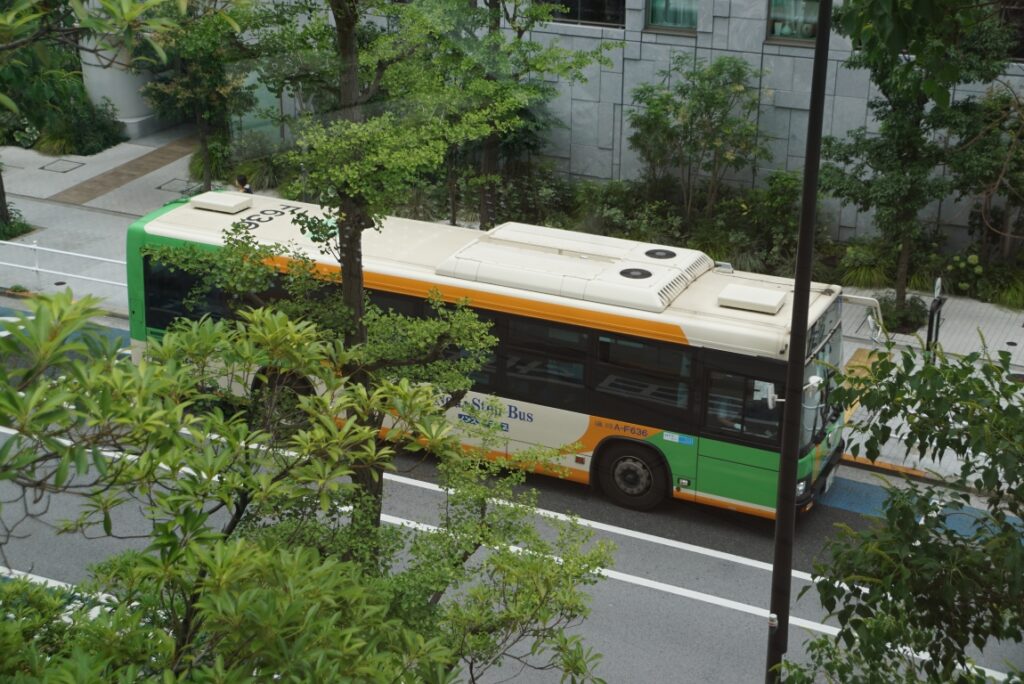 竹芝桟橋入口は都営バスとの共用停留所