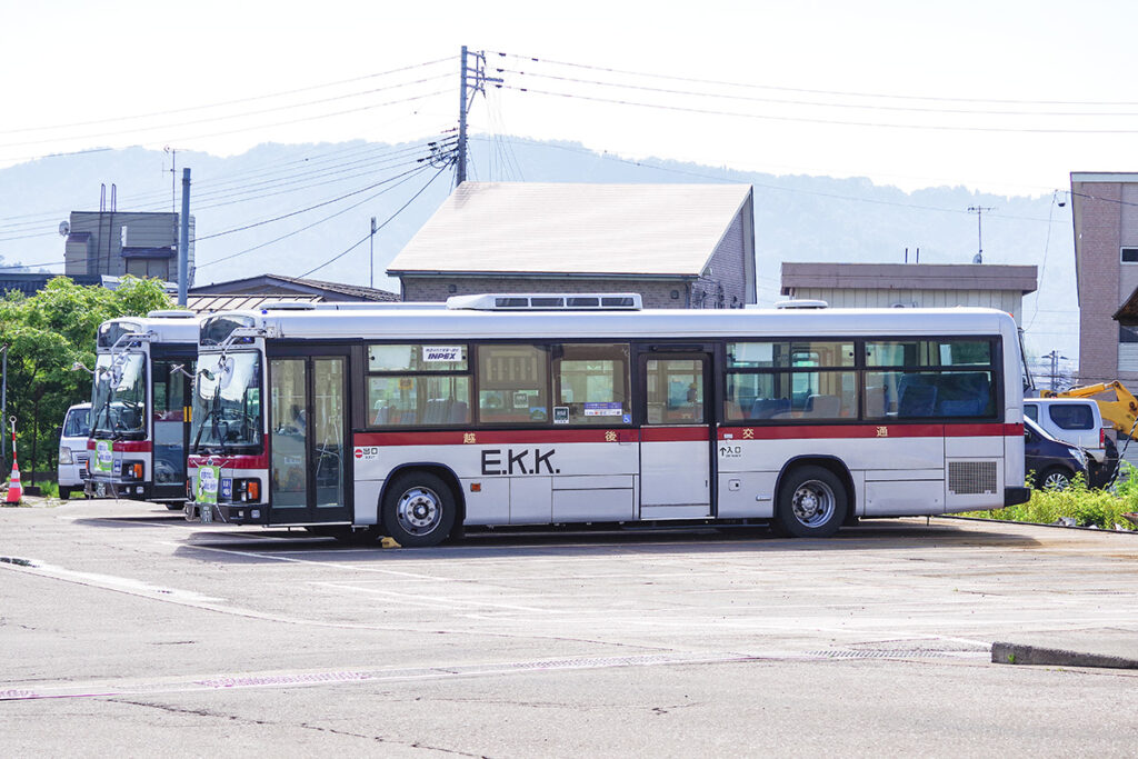越後交通にもV8エルガが所属している（この車いい音します）
