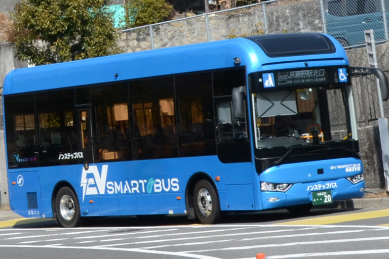 スカイレールを代替してから2年!!「みどり坂タウンバス」にオノエンスター電気バスの活躍っぷりを見に行ってきた!!