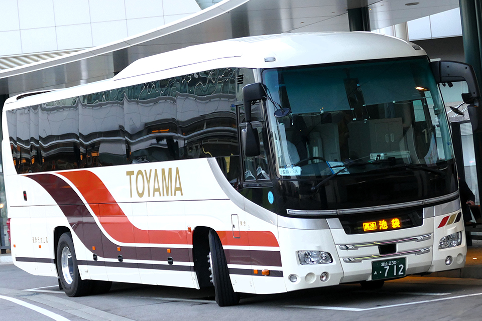 バス路線の減便や休止が相次ぐバス会社でついに路線バスに外国人運転手を起用した件をマジで考える