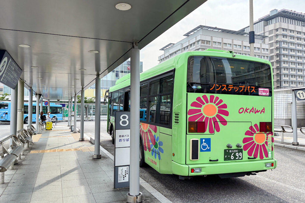 ことでんバス率高めな高松駅前のバスターミナルに直接乗り入れる