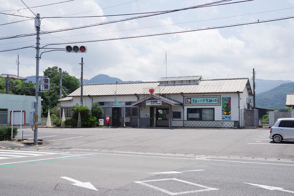 ……なぜ右側の便所を撮らなかった?