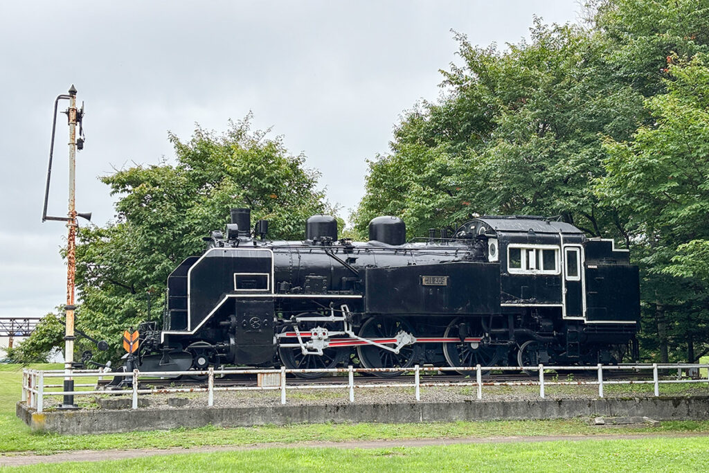 鉄道のあった街・北海道中標津にC11が残る