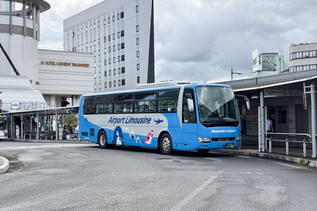 高松〜坂出間のバス移動で主役を張るのがこのお方