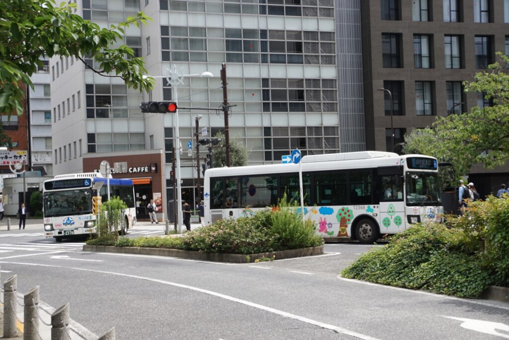 東京都港区を300円だけで観光し放題だと？　バス好きにはたまらないコミュバスでの観光旅行