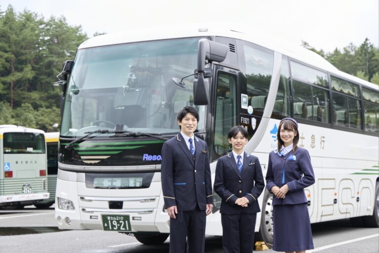 富士急グループが創立100周年を機に乗務員制服を全面リニューアル!!　これはビッグな刷新だ!!