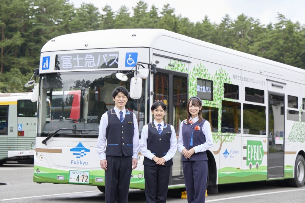 運転士やガイドの動きに着目して素材を厳選した