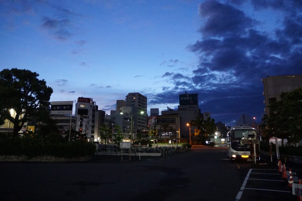 松山で朝を迎える