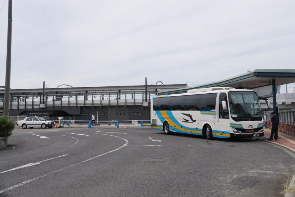 松山駅は高架駅として再出発した