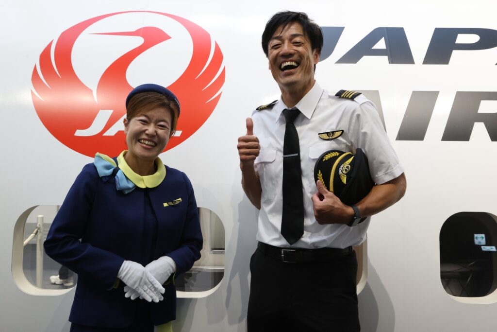 記念撮影にも気軽に応じてくれた機長