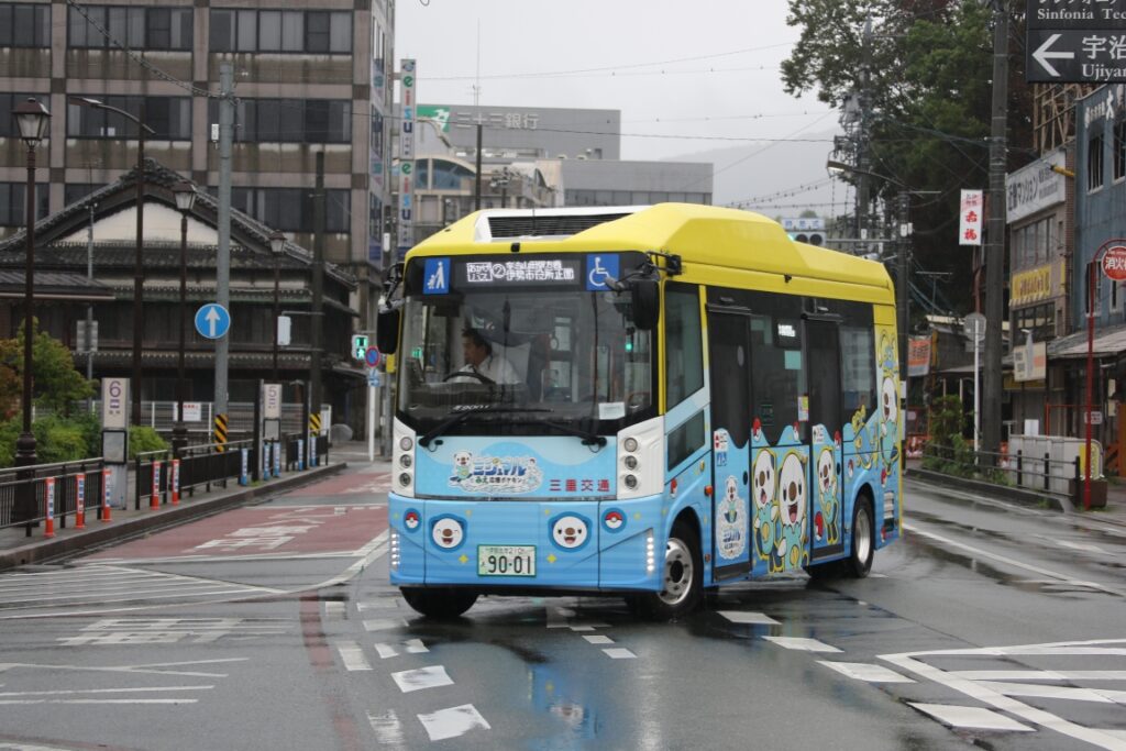 小型の電気バスも活躍中