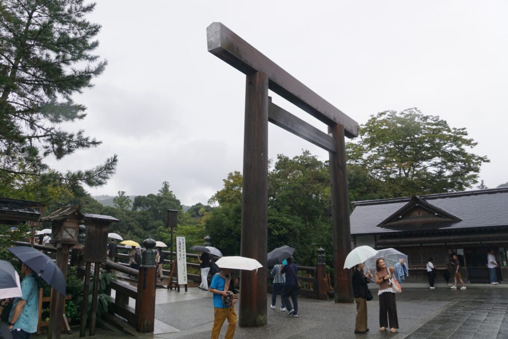 現在の橋を渡ることができるのは2年半くらいだ