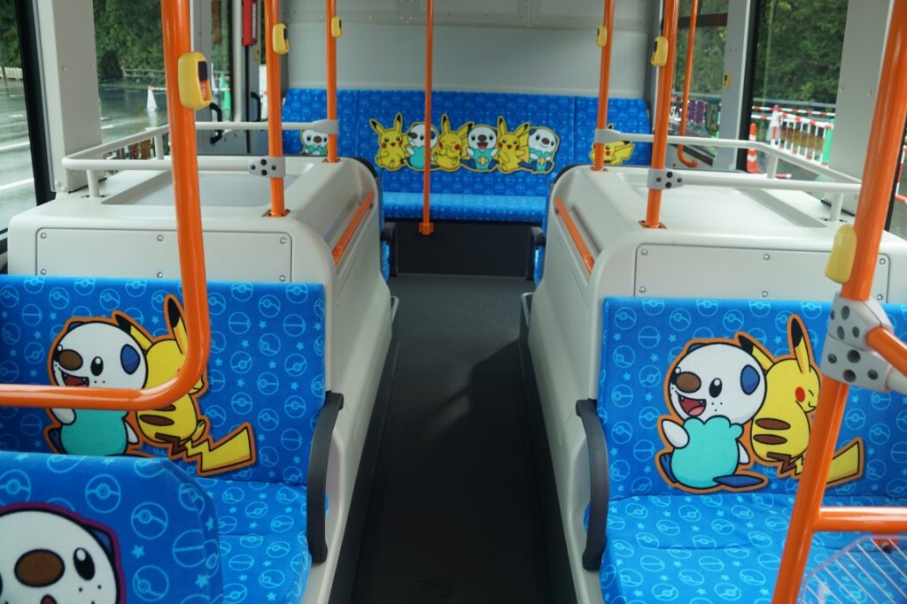 座席定員も立席も少なくなり評判のよくないフルフラット車