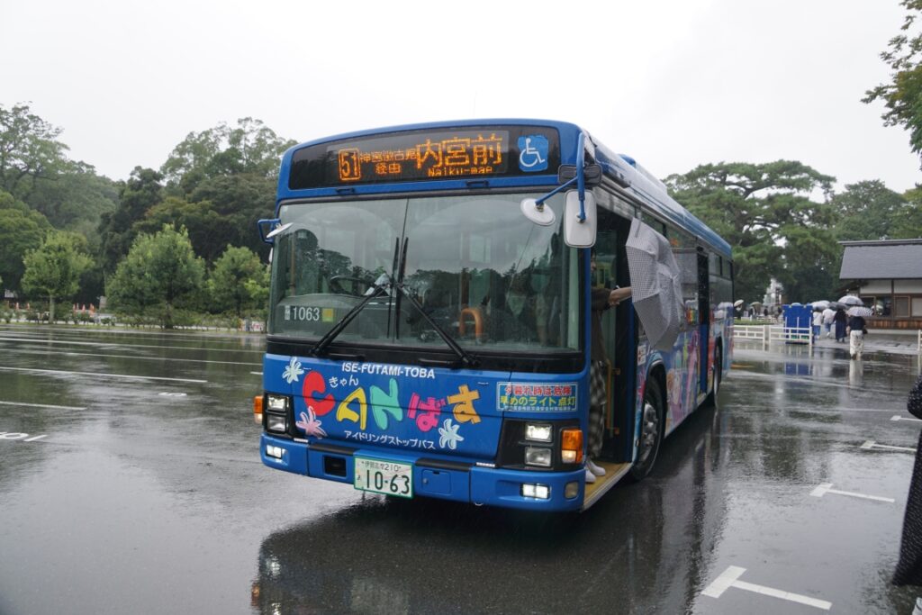 CANばすラッピング車