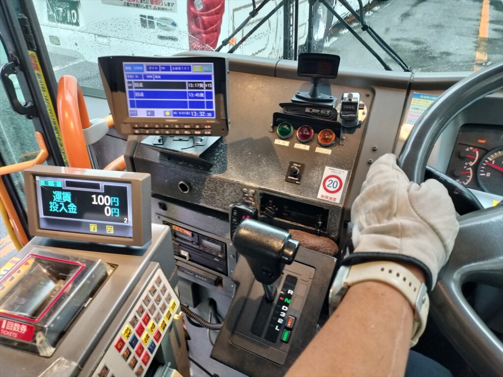 交代運転士の出庫時刻を過ぎてもまだ走っているのは辛い