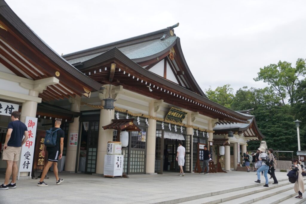 護国神社の拝殿
