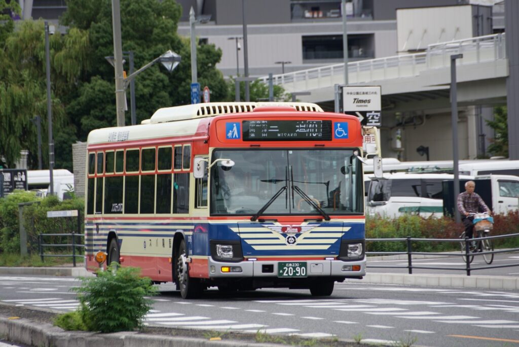 芸陽バスの復刻ラッピング車