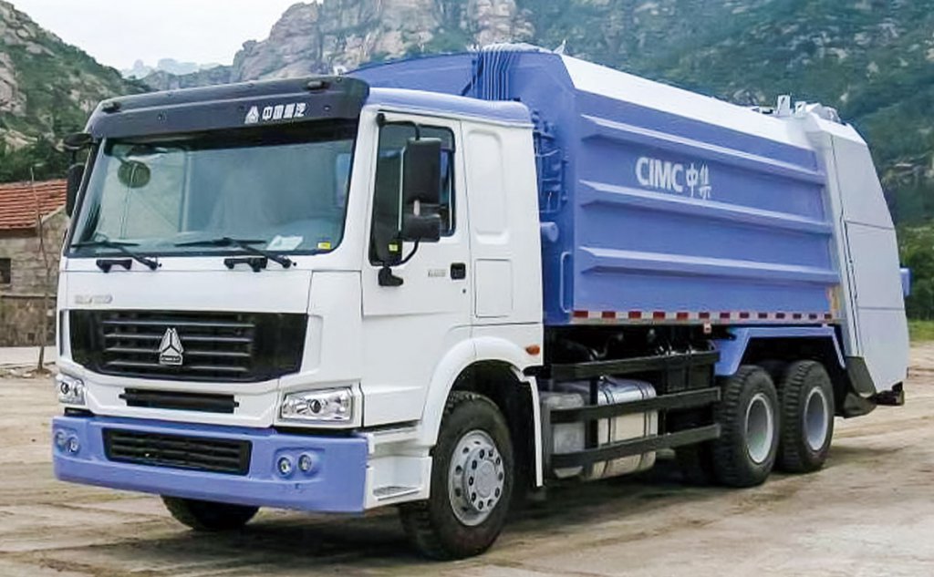 青島中集環保設備ZJV5250ZYSHBZ圧縮式ゴミ収集車／CIMCグループのゴミ収集車メーカー製。GVW25t・容積20〜22㎥級。架装ベースは中国重型ZZ1257M4347C