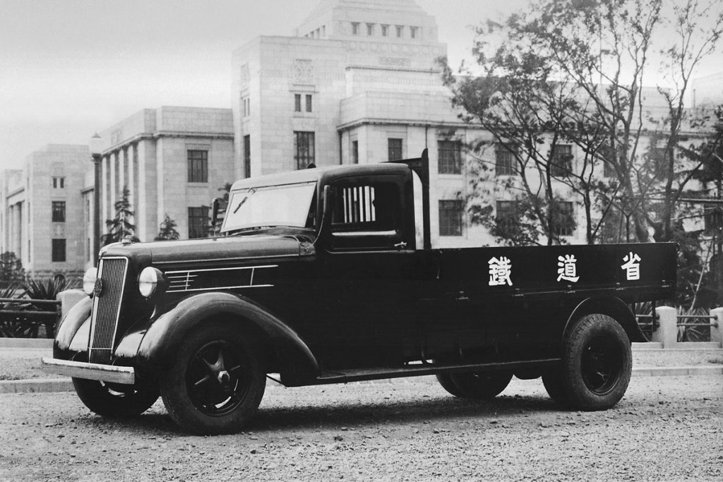 商工省標準形式自動車として誕生した積載量2t、ホイールベース4.0mのTX40（1936年製）
