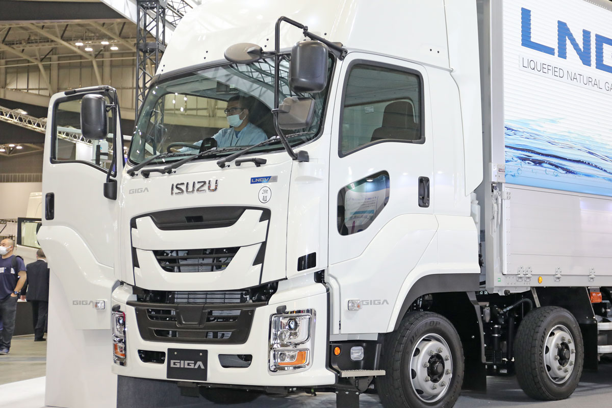 いすゞ自動車はディーゼル車からLNGV／BEV／FCEV／ダブル連結トラック