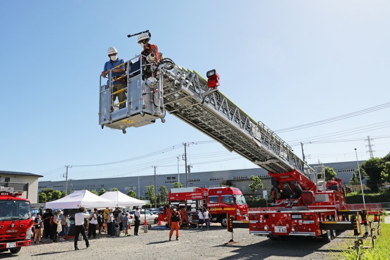 いすゞ自動車と藤沢市消防局がコラボ!?　いすゞプラザで夏休み消防イベントを開催!