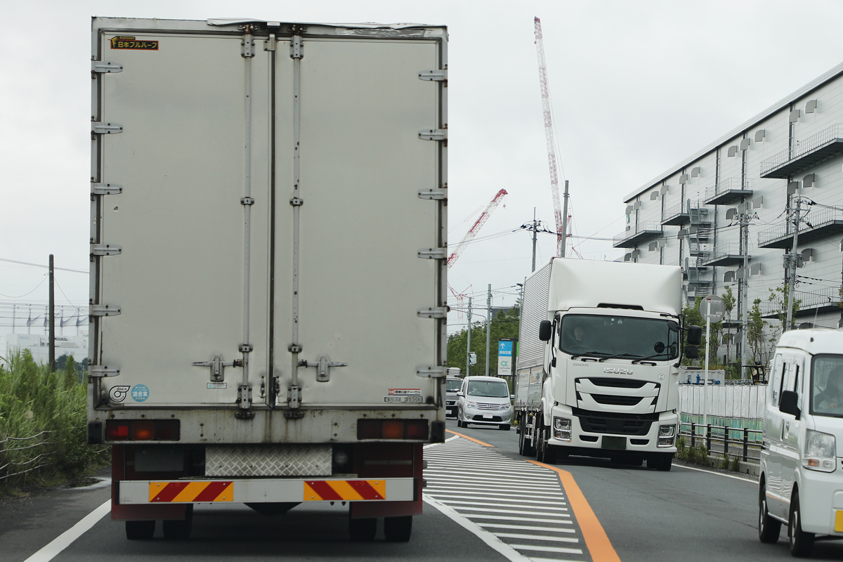 これって職業病!? 運転手ならではの風習!? トラックドライバーのある