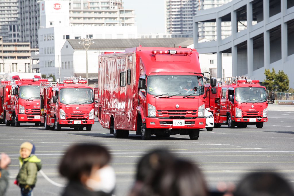 東京消防庁が誇る消防車両が一斉に行進する消防パレード