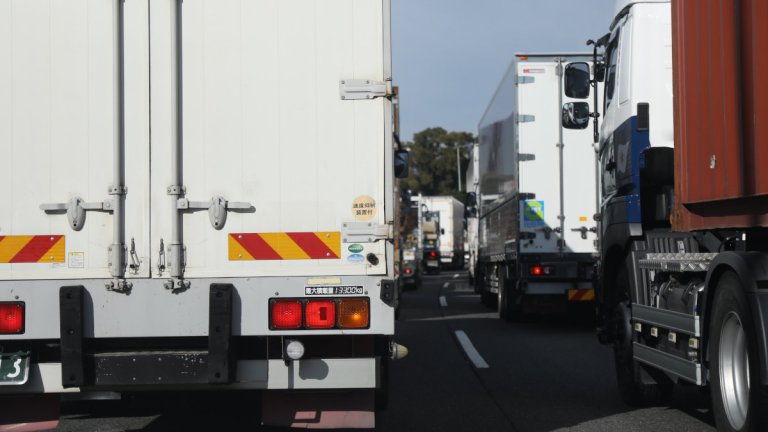 トラック輸送の効率化は義務!?　物流の2024年問題で政府が立法措置を検討中