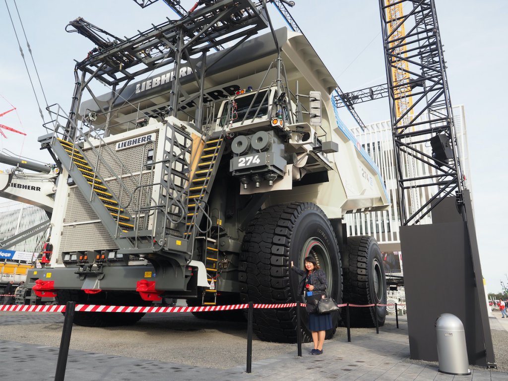 どでかい建機・重機が大集合!! 世界最大の建設機械展「BAUMA」をケンクラフト店主がレポート！