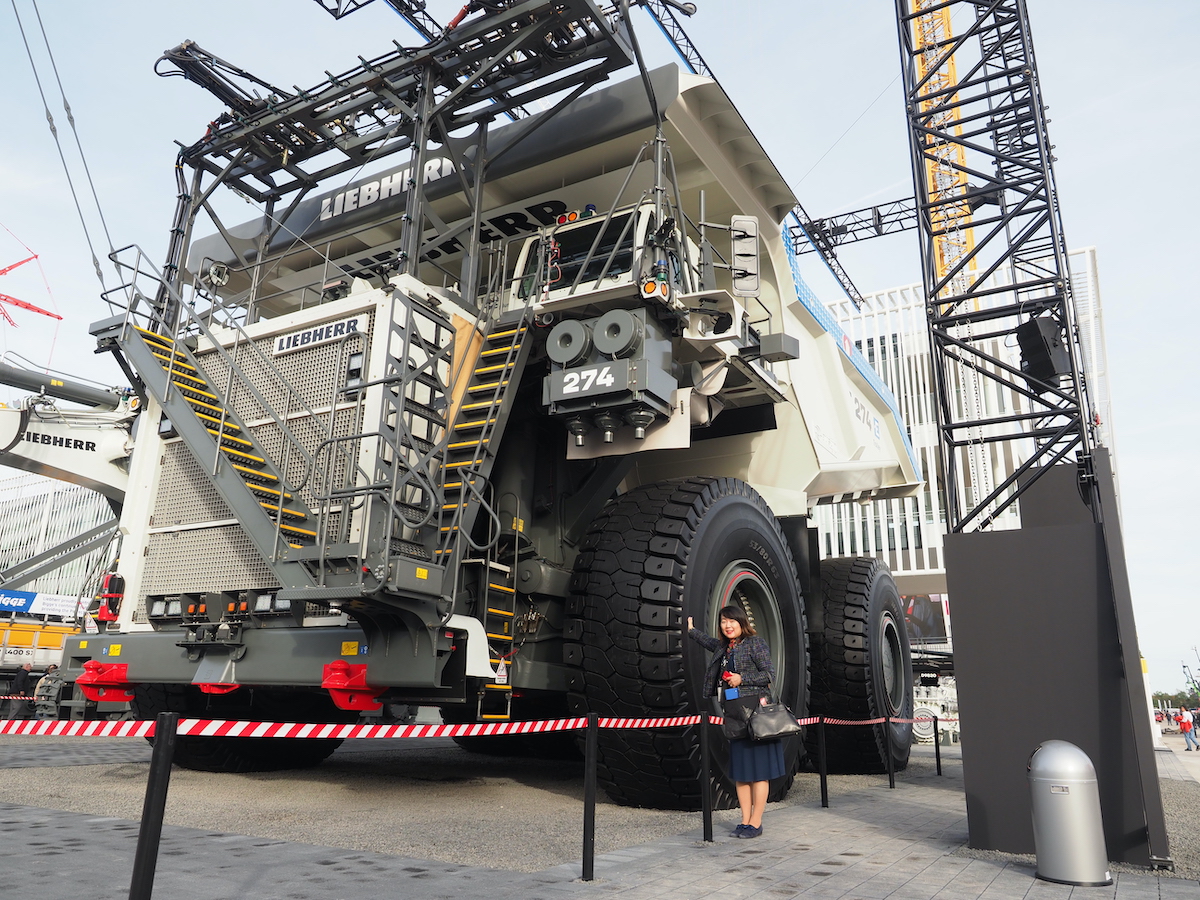 どでかい建機・重機が大集合!! 世界最大の建設機械展「BAUMA」を