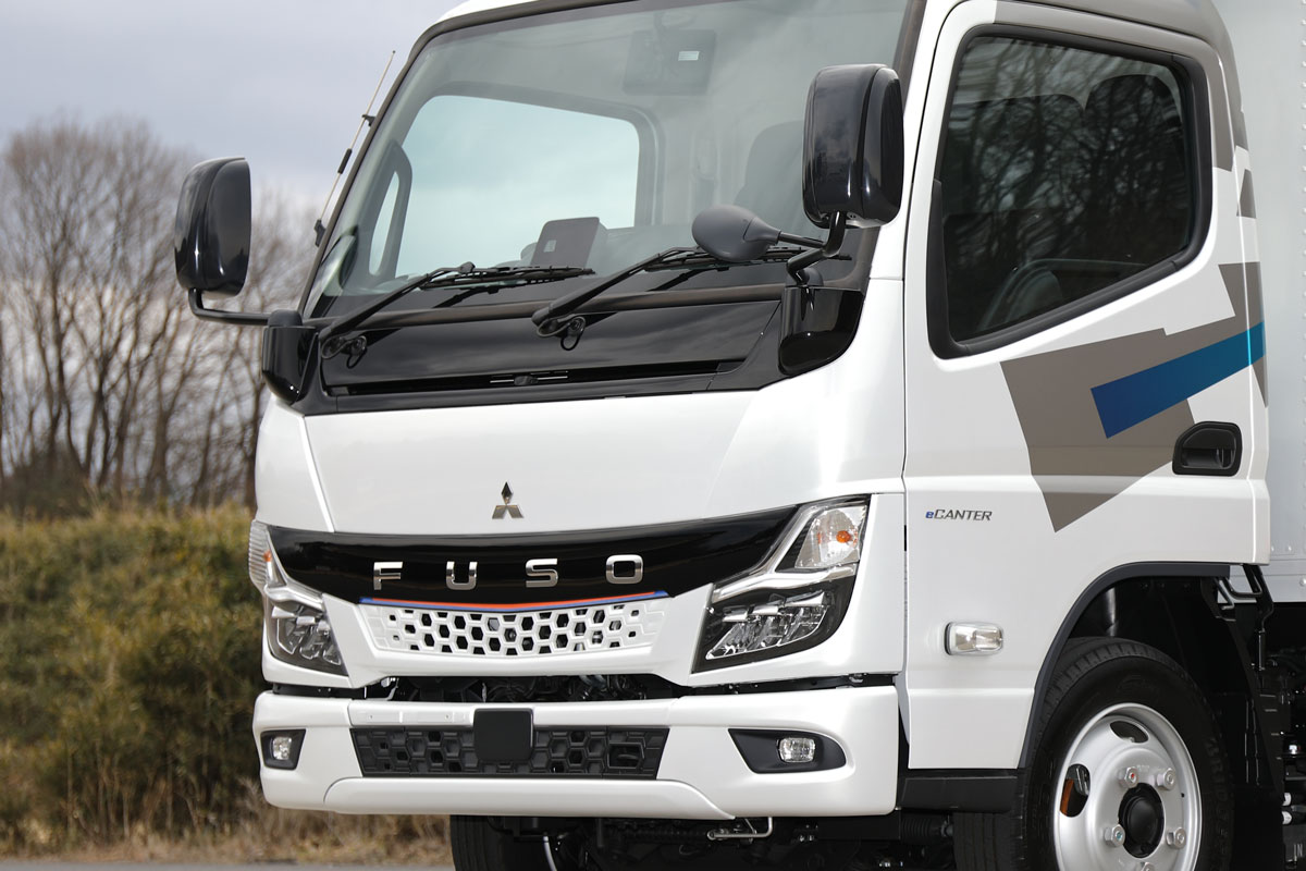 先端技術満載の三菱ふそうeキャンターがついに発売！ いよいよはじまる