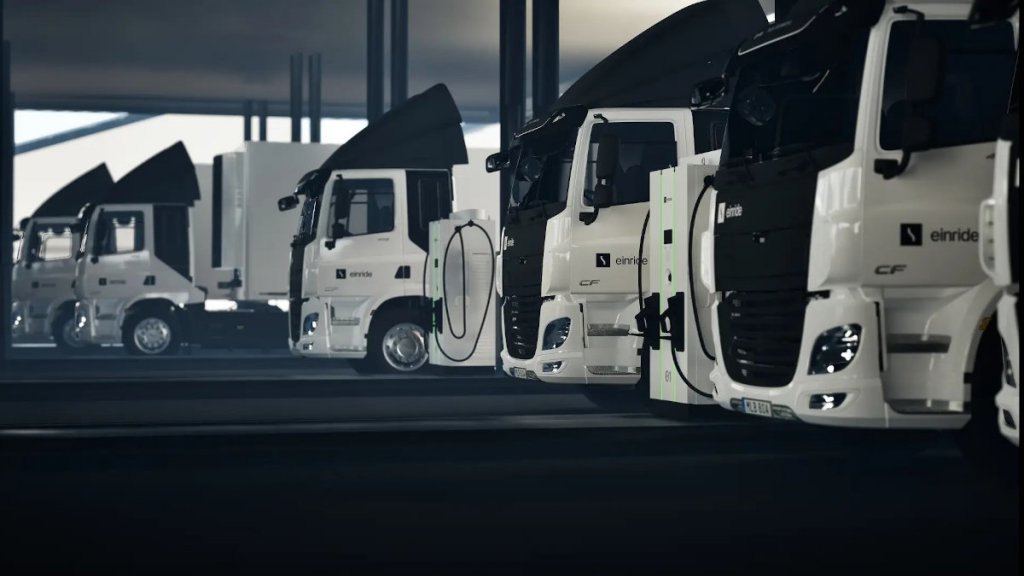 「トラックドライバー不要」が現実に？　中東・UAEが一部に自動運転トラックを採用した大規模な貨物輸送網を構築へ