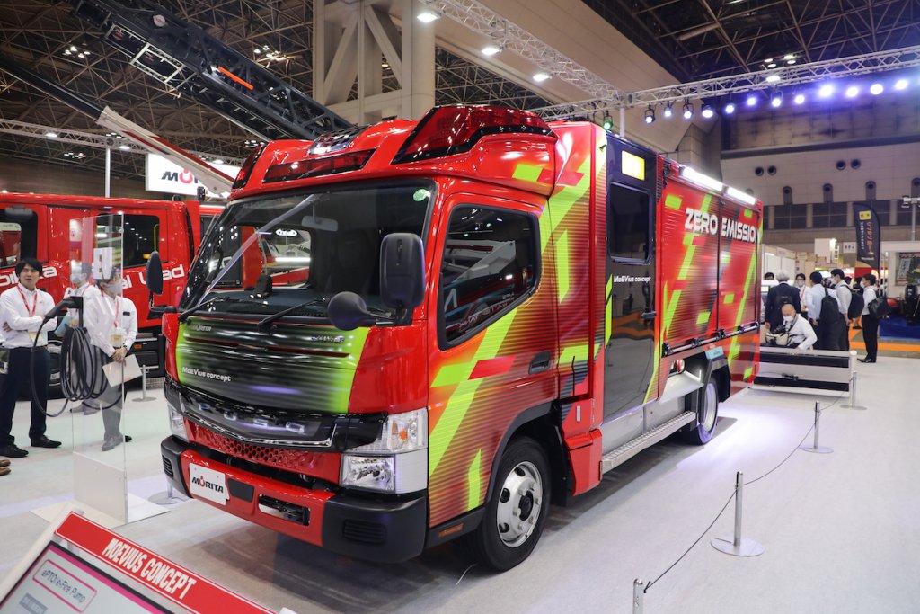 初代eキャンター（2020年モデル）をベースにした消防ポンプ車「メビウス・コンセプト」
