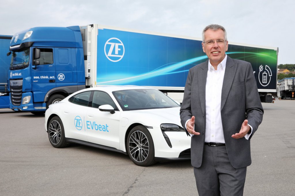 大型トラック電動化の本命となるか？　ZFが次世代の商用車用電動アクスルを公開！