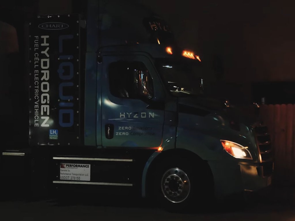 航続距離はディーゼル車並み？　米国メーカーが液体水素＋燃料電池トラックで870kmの商用輸送に成功！