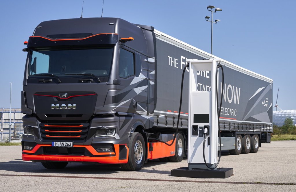 MANが大型バッテリーEVトラックを発売！　2030年までに欧州の新車トラックの50％を電動化へ