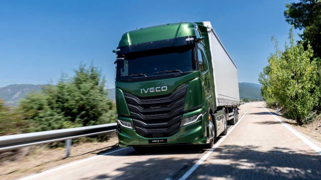 史上最大のモデル刷新!!　イヴェコが大型投資を完了しEVトラックなどを一挙公開！